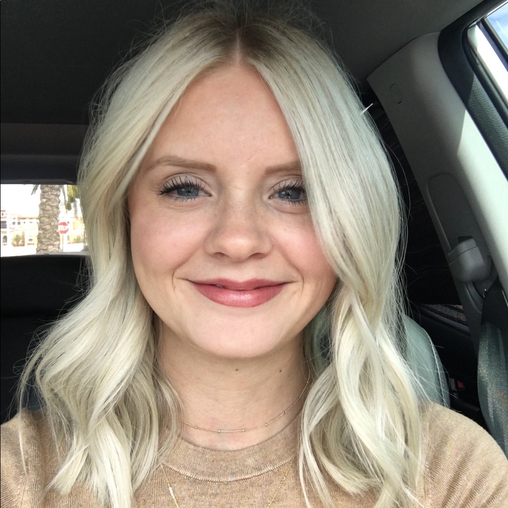 Meet your Posher, Emily